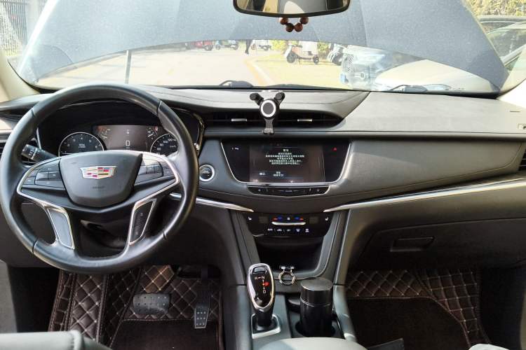 Used Cadillac XT5 2018 25T Luxury Model
