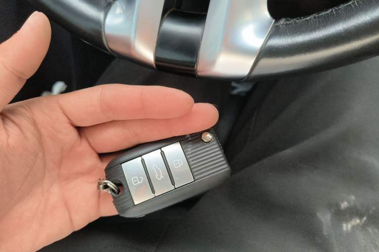 Used Roewe RX5 2018 20T Two-Wheel Drive Automatic Flagship Edition Vehicle Key