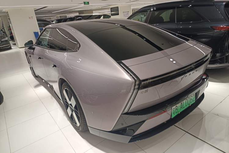 Used XPeng P7 2025 Model—750 All-Wheel-Drive High-Performance Ultra Exterior 3