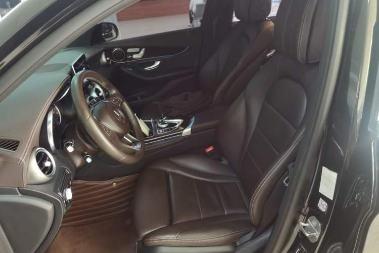 Used Mercedes-Benz GLC 2019 GLC 260 L 4MATIC Dynamic Model
