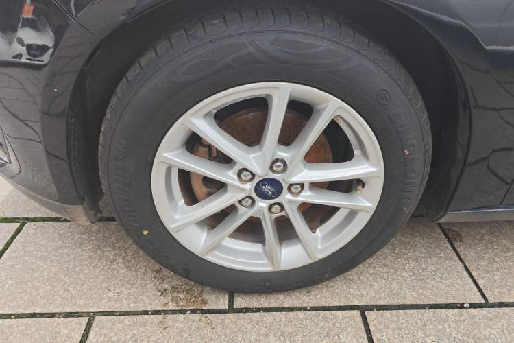 Used Ford Focus 2015 Sedan 1.6L Automatic Trend Model Exterior 4