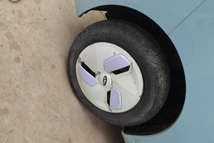 Used Chery QQ Ice Cream 2022 170km Sundae Phosphate Lithium-Ion Exterior 4