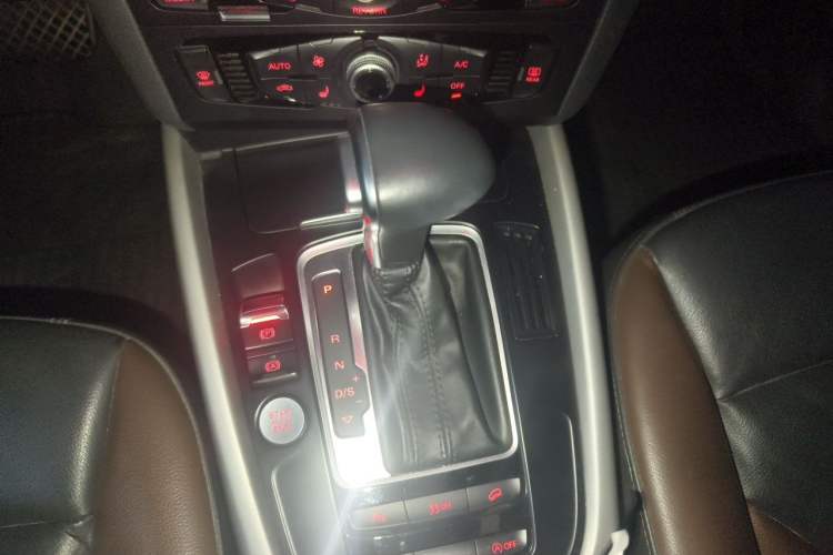 Used Audi Q5 2017 Plus 40 TFSI Ambition Model
