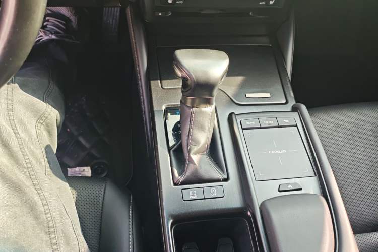 Used Lexus ES 2020 200 Excellence Edition
