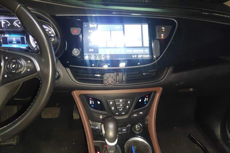 Used Buick Envision 2020 28T Four-Wheel Drive Elite Version Audio And AC Panel