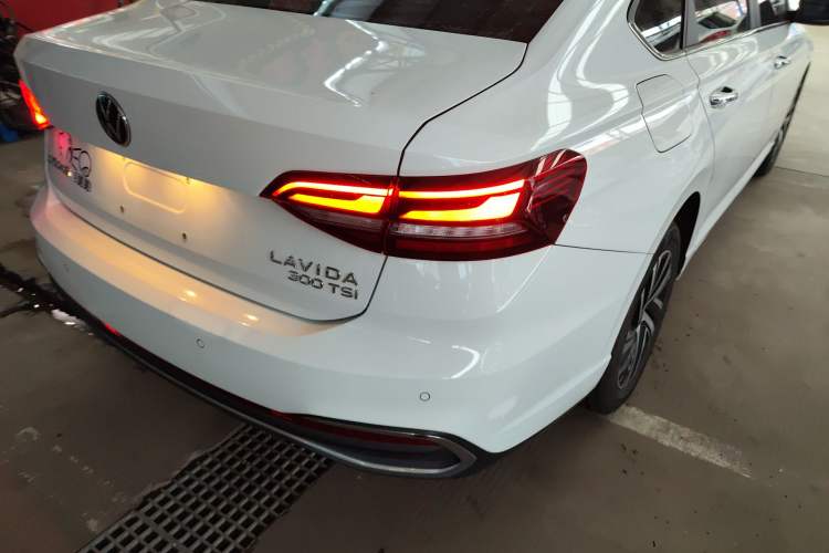 Used Volkswagen Lavida 2024 300TSI DSG Full-Comfort Edition Right Rear Taillight