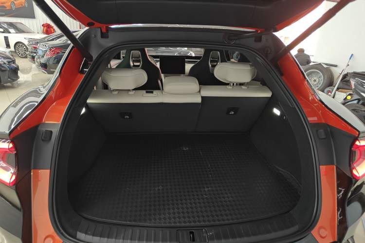 Used Xiaomi Auto YU7 2025 Ultra-Long Range High-Performance All-Wheel-Drive Max Edition
