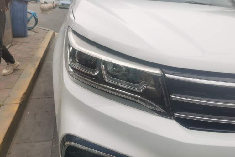 Used FORTHING Joyear X5 2019 1.6L Manual Happiness Edition Right Front Headlight