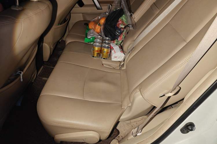 Used Toyota Prado 2017 2.7L Automatic 2700 Gasoline 4x4 7-Seater – Middle East Version
