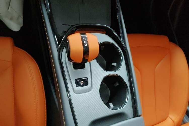 Used Changan UNI-V 2025 Model Third-Generation 1.5T 500Bar Prestige Sports Edition
