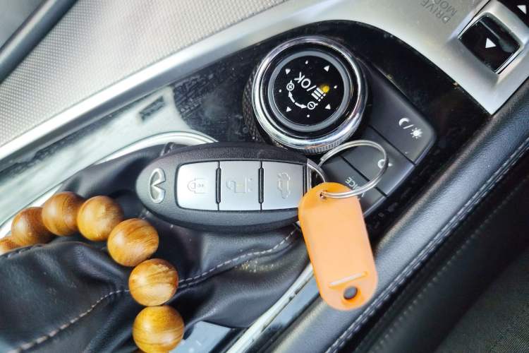 Used Infiniti Q50L 2018 2.0T Enjoyment Version China VI Standard
