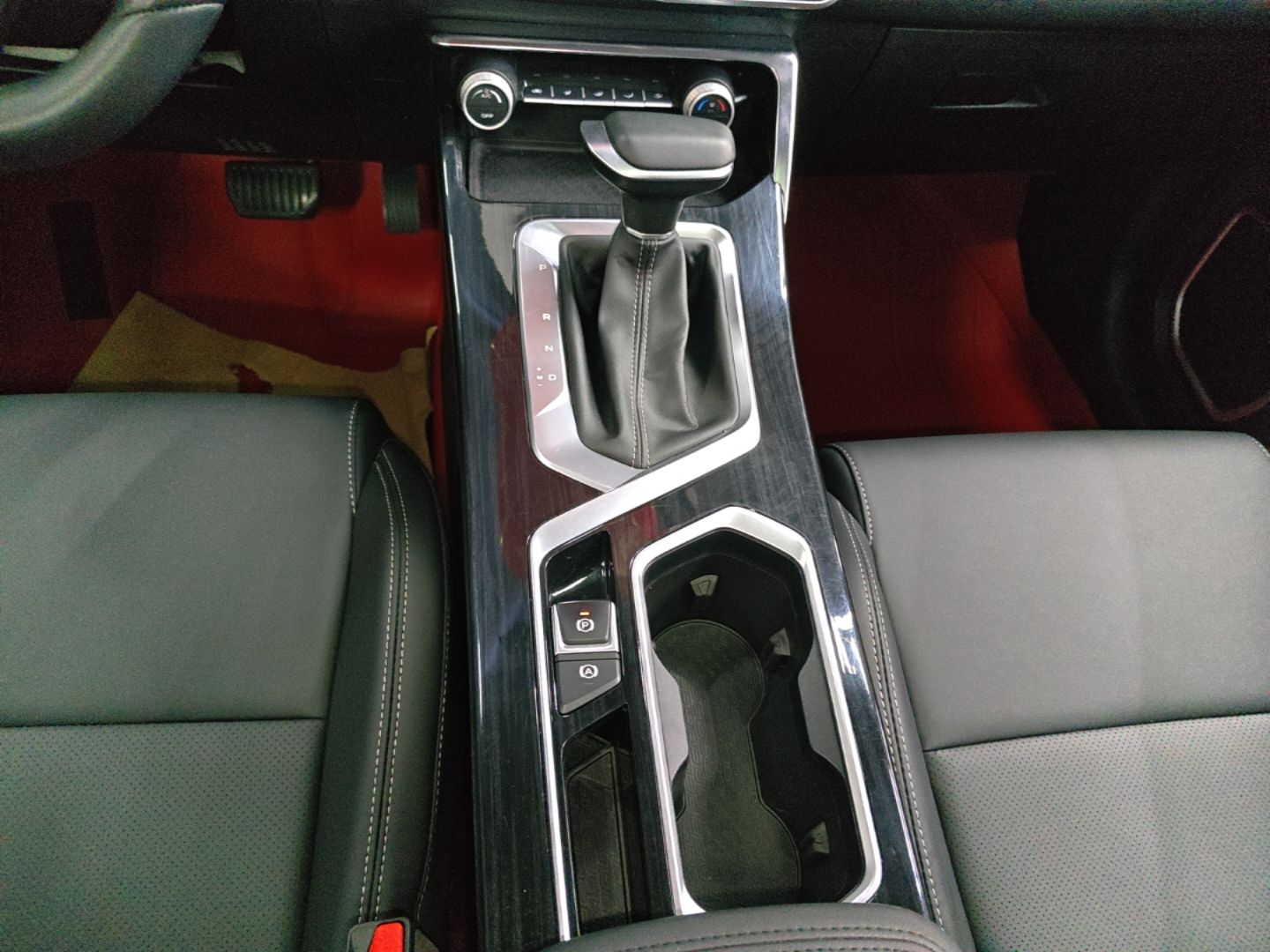 Geely Auto Coolray 2025 Model 1.5L CVT Superpower Edition MAX — снимка 16