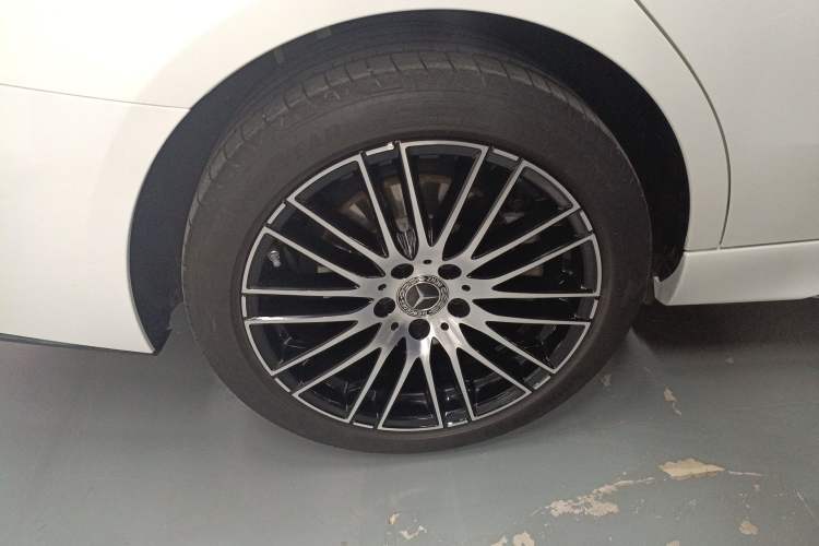 Used Mercedes-Benz C-Class 2025 C 260 L Sport Edition Right Rear Wheel Hub