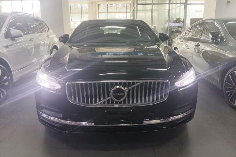 Used Volvo S90 2025 B5 Zhiyi Luxury Edition