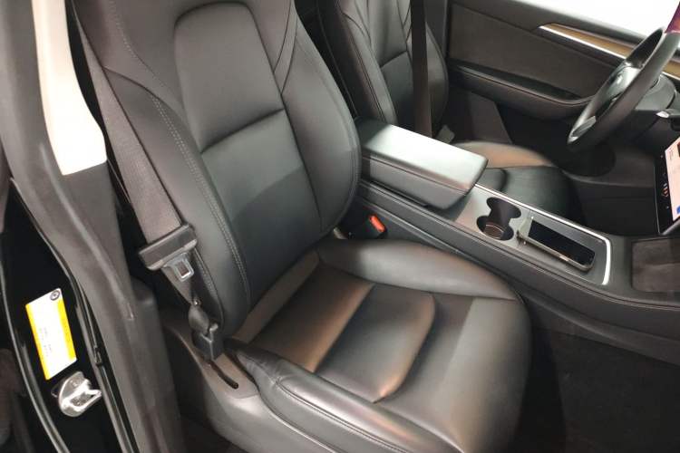 Used Tesla Model Y 2021 Standard Range Rear-Wheel Drive Version Right Front Seat