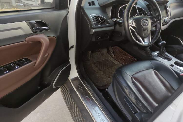 Used JAC Refine S5 2015 1.5T Automatic Elite Model
