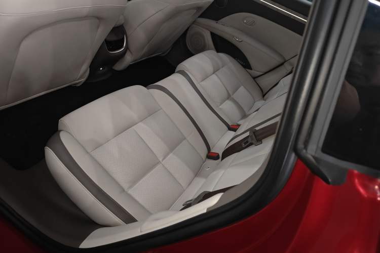 Used IM L6 2025 Max Left Rear Seat