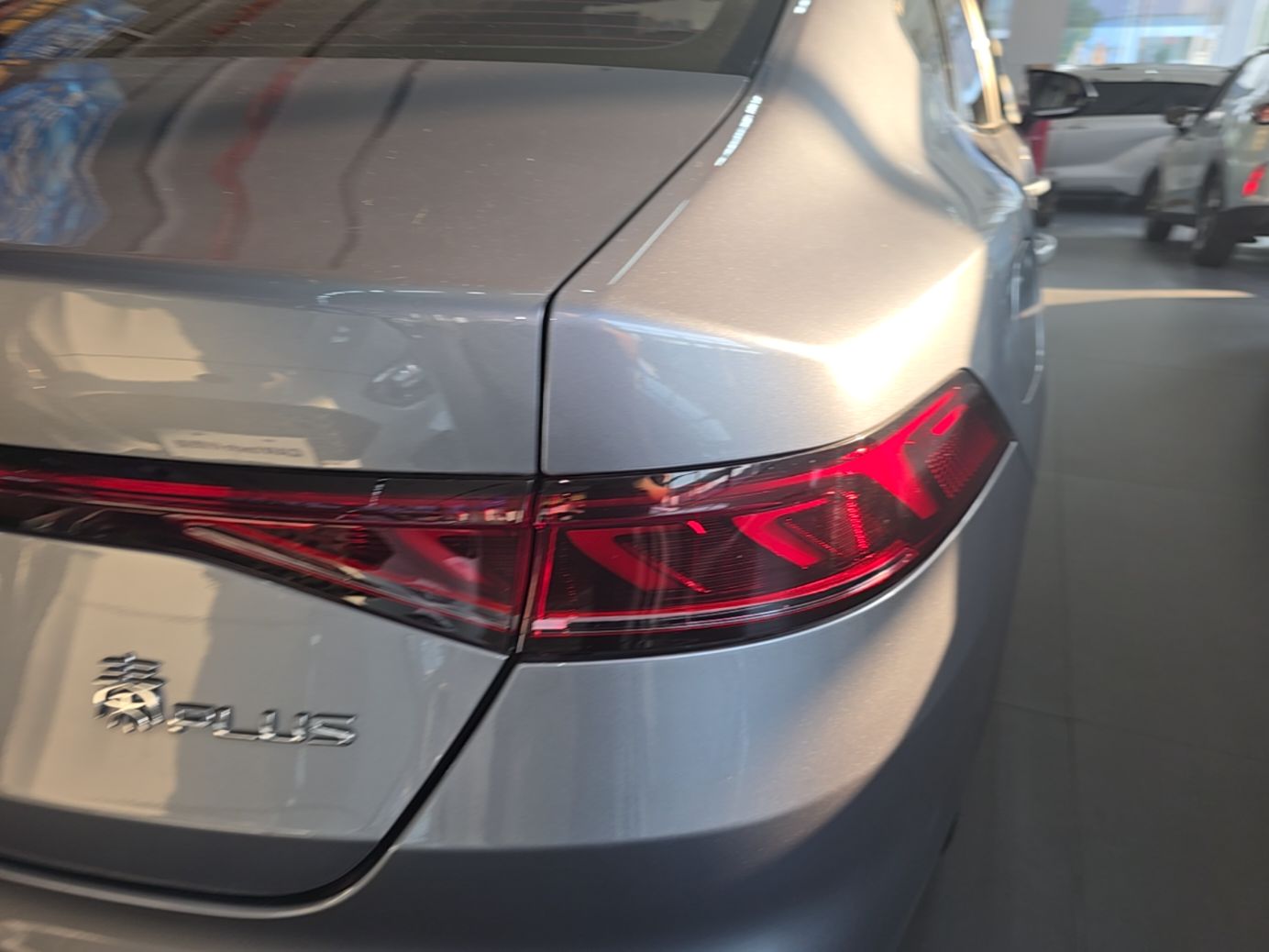 BYD Qin PLUS 2024 HONOR Edition DM-i 55KM Leading Model — снимка 9