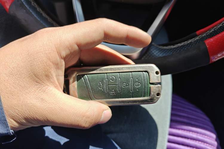 Used GAC Trumpchi GS8 2021 390T Two-Wheel Drive Luxury Smart Connect & Drive Edition (7 Seats) Vehicle Key