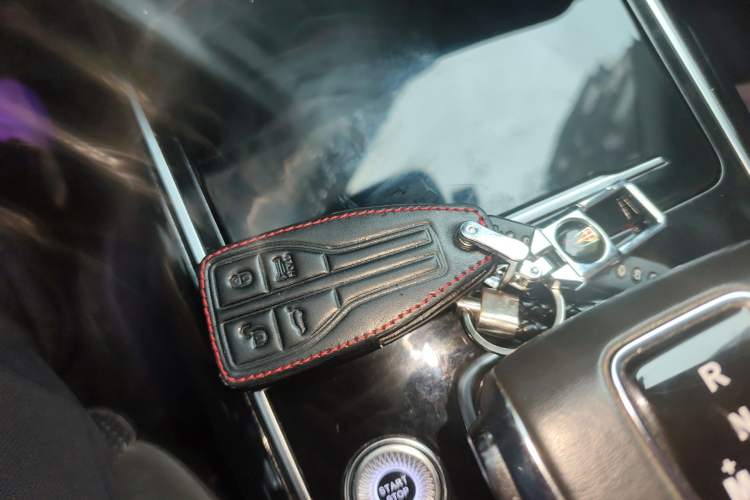 Used Hongqi HS5 2022 Revised Version 2.0T Smart Connect Flagship Edition
