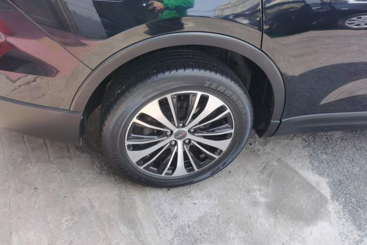 Used Sinotruk VGV U70 2020 1.5T Automatic Smart Enjoyment Elite Navigation Version 7 Seats Right Rear Wheel Hub