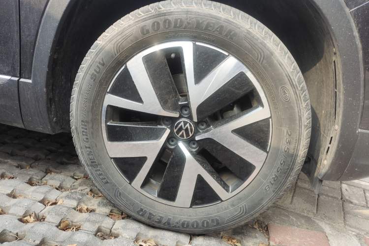 Used Volkswagen Tayron 2023 280TSI Two-Wheel-Drive Luxury Plus Advanced Version Right Front Wheel Hub