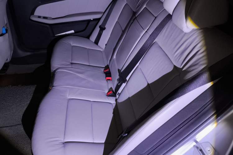 Used Mercedes-Benz E-Class 2011 E 300 L Fashion Prestige Model