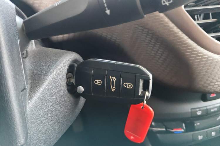 Used Peugeot 2008 2014 1.6L Automatic Fashion Edition