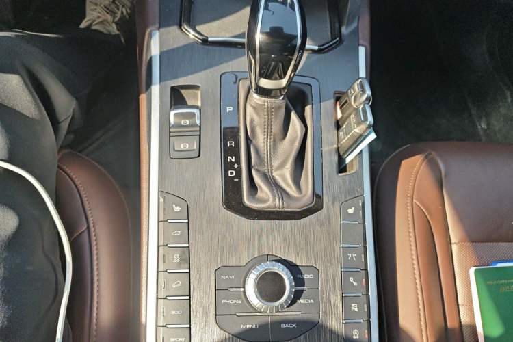 Used Wey VV7 2017 2.0T Flagship Model Gear Lever