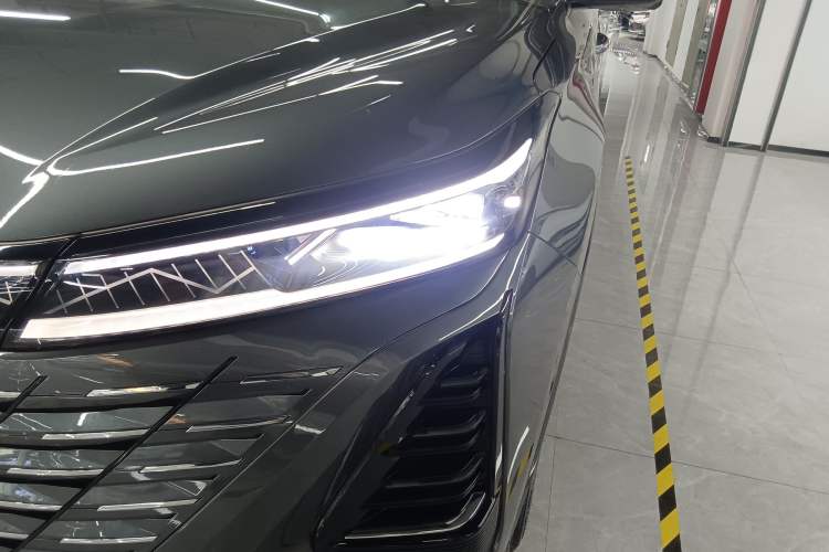 Used CHANGAN CS75 PLUS 2024 3rd Generation Champion Edition 1.5T Intelligent Drive Dynamic Model Left Front Headlight