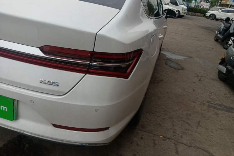 Used BYD Qin Pro New Energy 2018 DM 1.5TI Automatic Smart Connect Enjoyment Model Right Rear Taillight