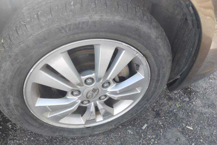 Used BYD G6 2011 2.0L Manual Luxury Version Right Front Wheel Hub