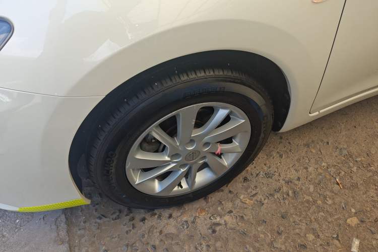 Used Nissan Tiida 2016 1.6L CVT Cool Dynamic Edition Left Front Wheel Hub