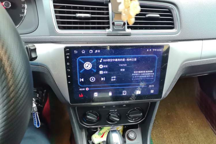 Used Volkswagen Lavida 2015 1.6L Automatic Comfort Edition
