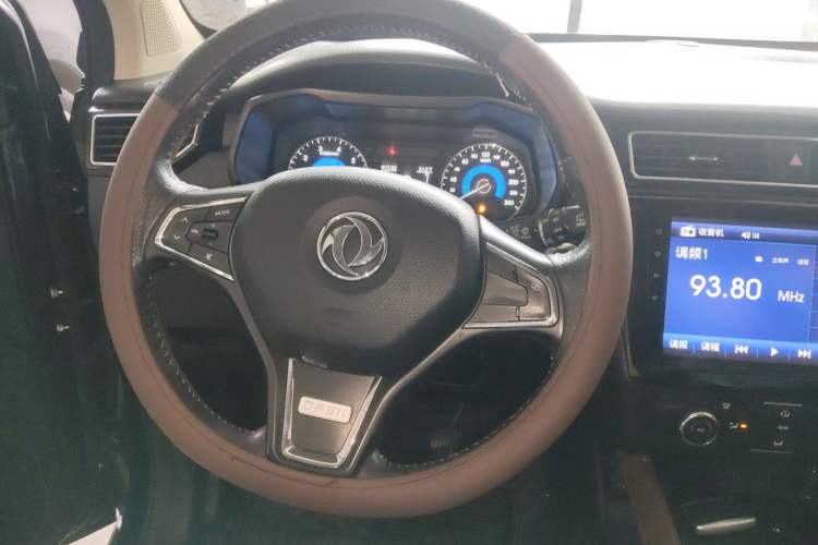 Used Dongfeng Fengon 580 2016 1.5T Manual Luxury Edition Steering Wheel