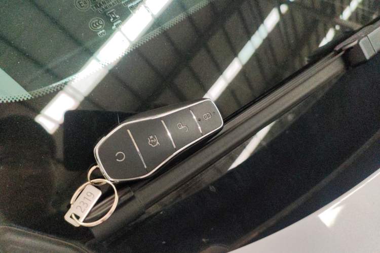 Used BYD Yuan UP 2025 Intelligent Driving Version 401 km Leading Edition