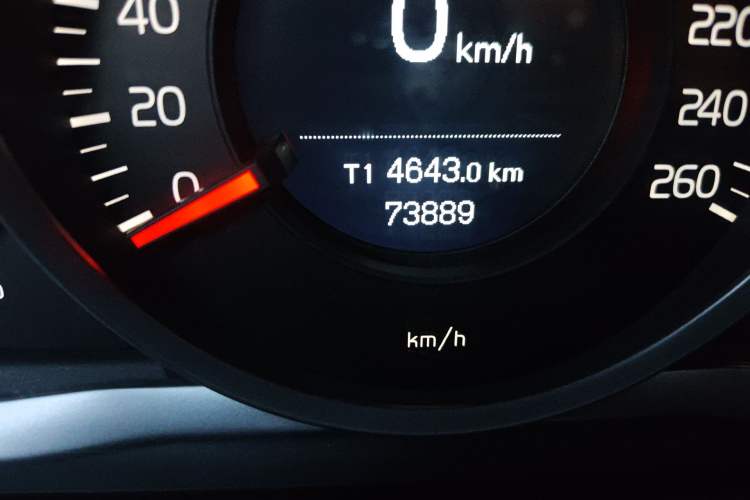 Used Volvo S60 2015 S60L 2.0T Zhiyuan Edition
