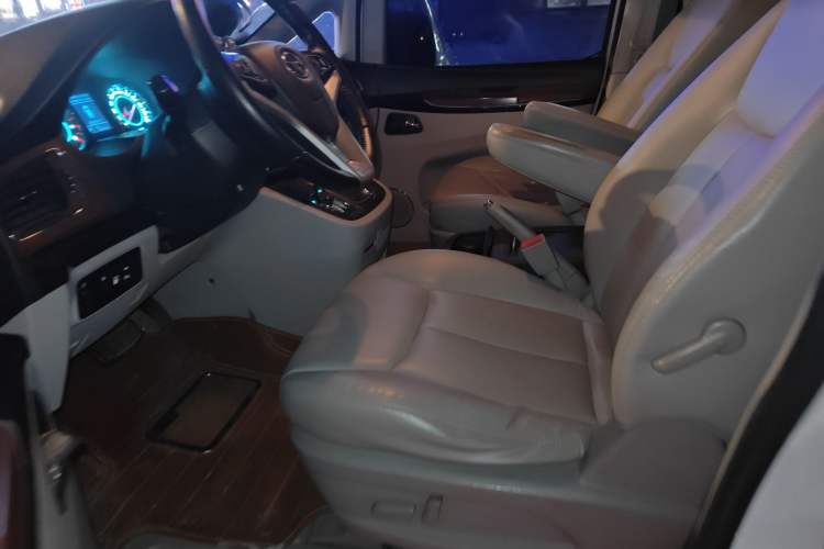 Used JAC Refine M5 2016 2.0T Gasoline Automatic Business Edition