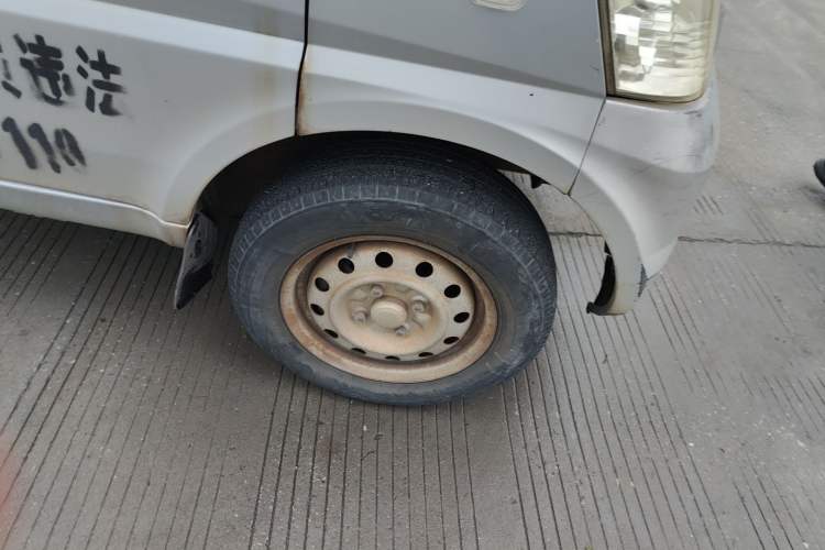 Used Wuling Rongguang 2011 1.2L Base Version Right Front Wheel Hub