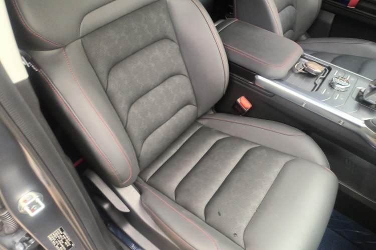 Used JETOUR Traveler 2023 2.0T All-Wheel-Drive CrossPRO Right Front Seat