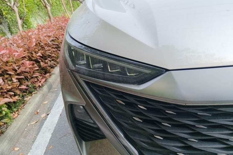 Used Roewe RX9 2023 2.0T Two-Wheel Drive Enjoyment Version Right Front Headlight