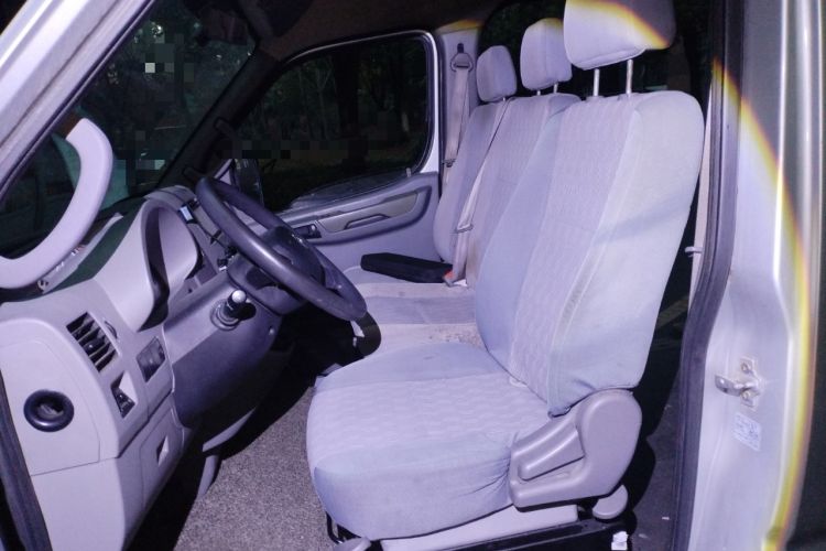 Used Dongfeng Yufeng 2015 2.5T Lingyun Edition Yulibao High-End Long Wheelbase Mid-Roof ZD25 Left Front Seat