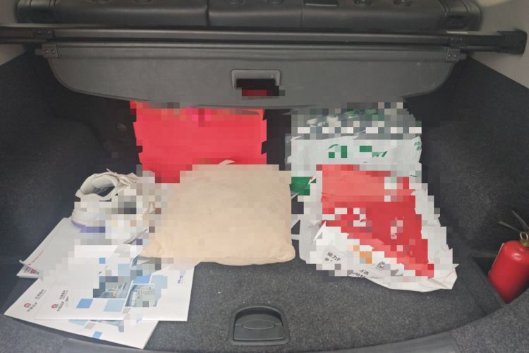 Used Roewe RX5 2018 20T Two-Wheel Drive Automatic Flagship Edition Trunk