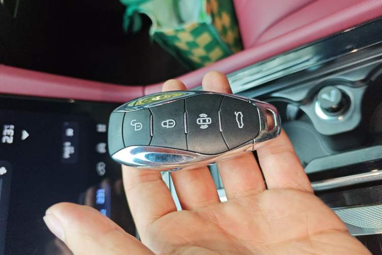 Used Hongqi H5 2025 2.0T Automatic Xuan Ying Edition Interior 1