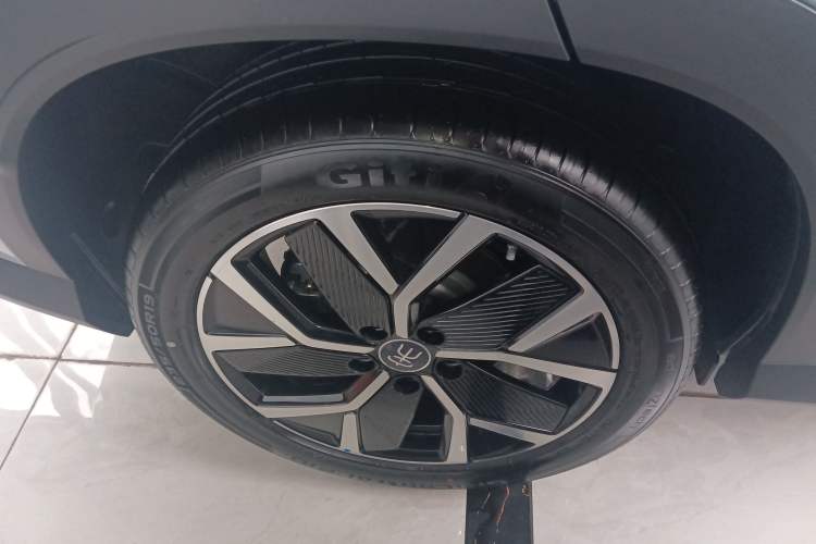 Used BYD Song L DM-i 2025 Intelligent Driving Version 160 km Beyond-Range Type
