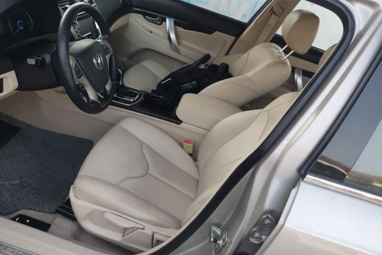 Used Changan Raeton 2014 1.8T Automatic Elite Anniversary Edition China V Standard
