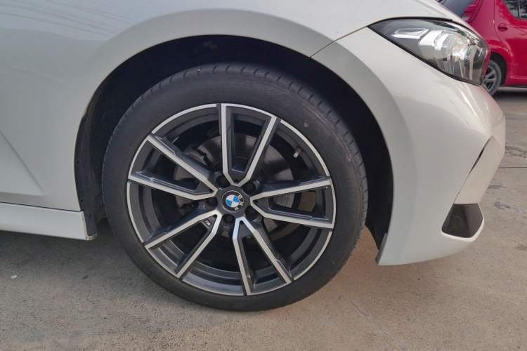 Used BMW 3 Series 2023 320Li M Sport Package Exterior 4