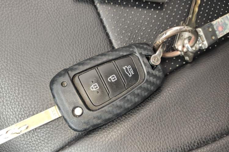 Used Hyundai Celesta 2017 1.6L Automatic Enjoyment Version GLS
