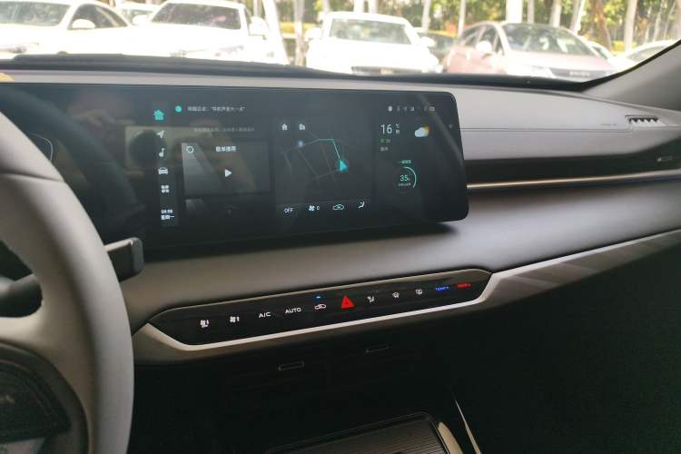 Used CHANGAN Ruicheng PLUS 2023 1.5T DCT Prestige Edition Audio And AC Panel