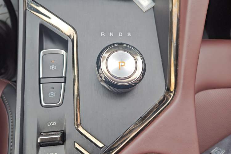 Used SOL X8 PLUS 2023 1.5 TGDI DCT Smart Edition 7-Seater